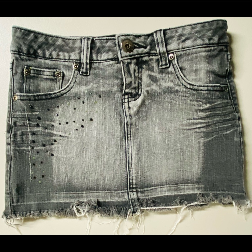 No Boundaries gray Wash jean skirt